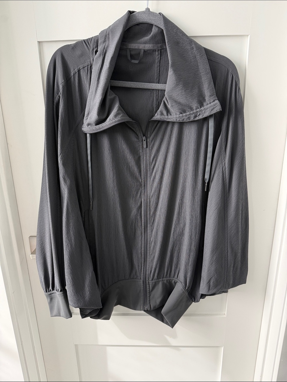 Women’s Lululemon Gray Zip-Front Lightweight Jacket